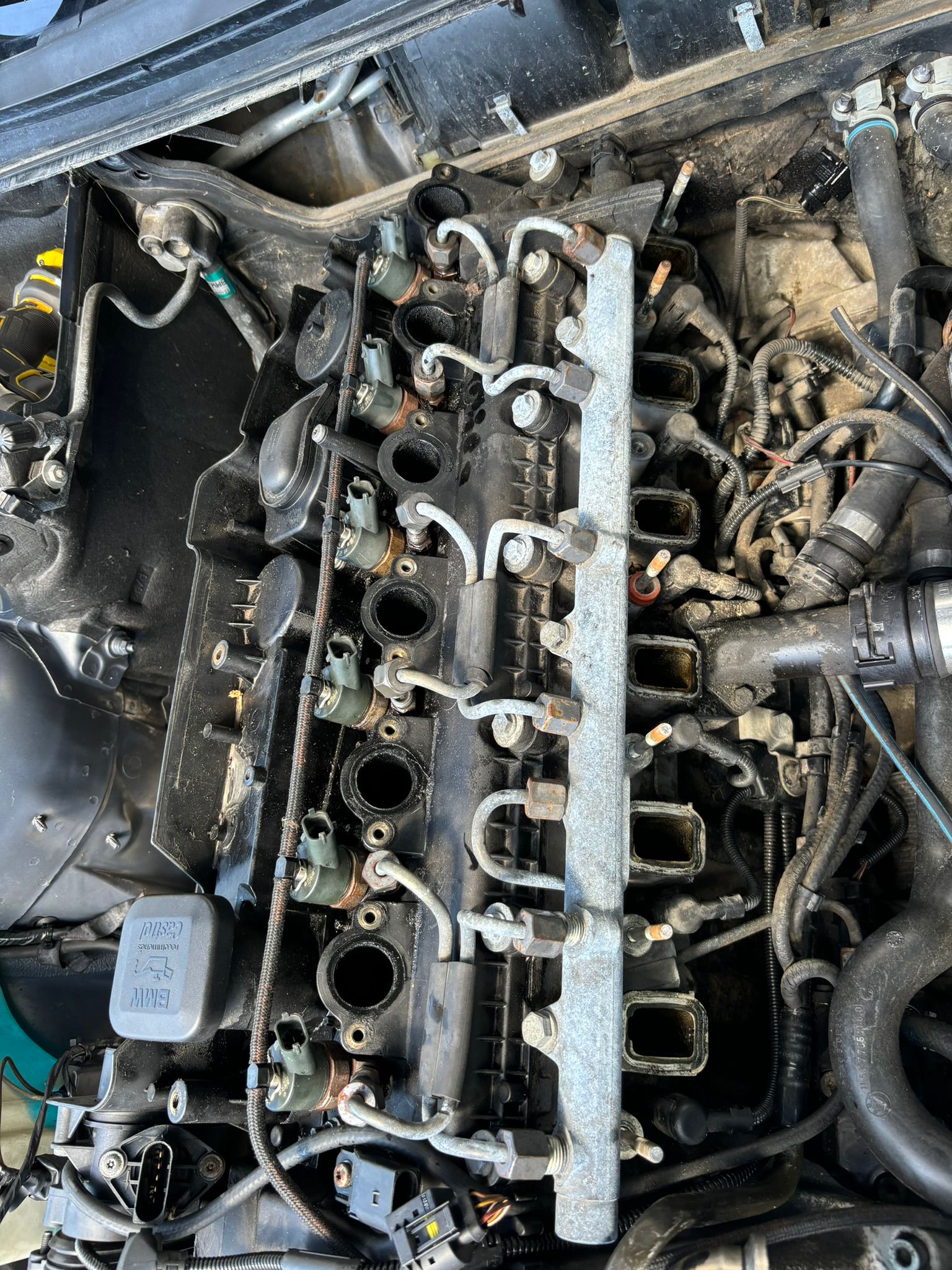 Rampe injecteurs demontee